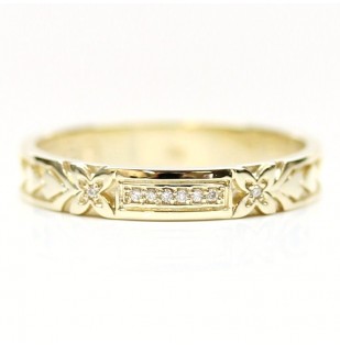Ladies wedding band