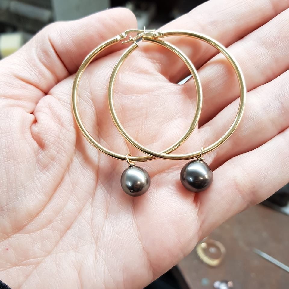 Large Hoop and Tahitian Pear earrings NClrghoop