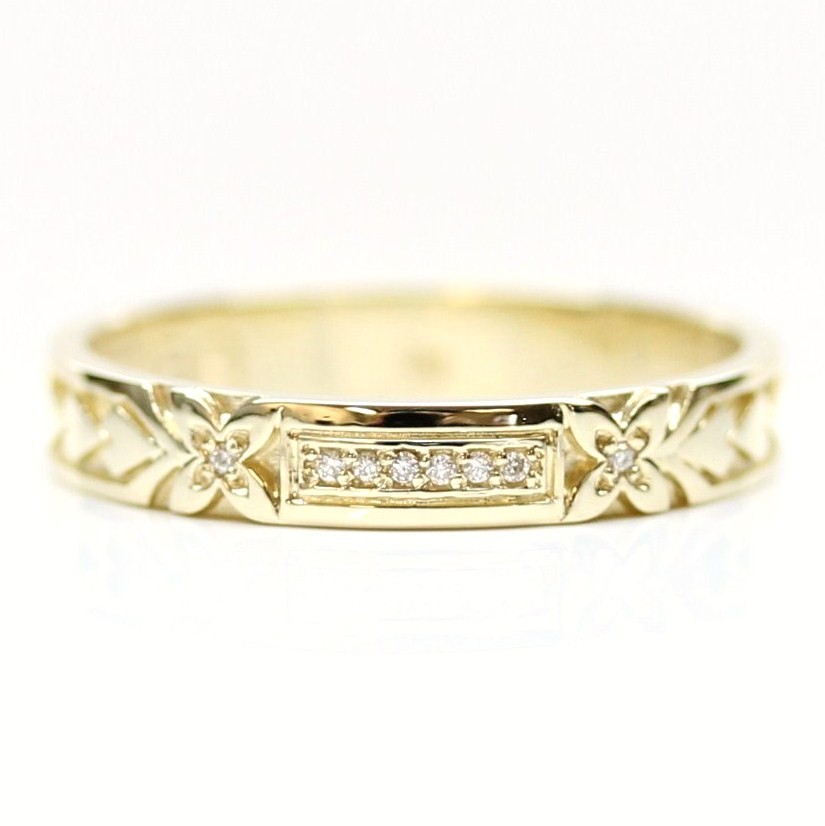 Ladies wedding band